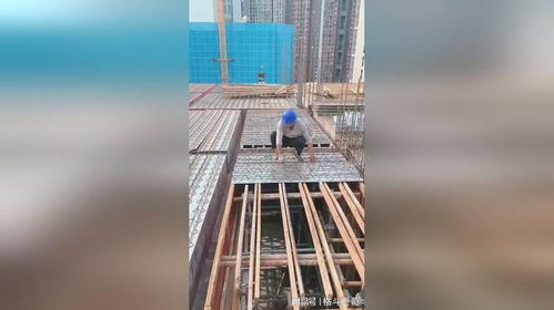 在钢与木之间徘徊 工地上的“铁手腕与木心意”